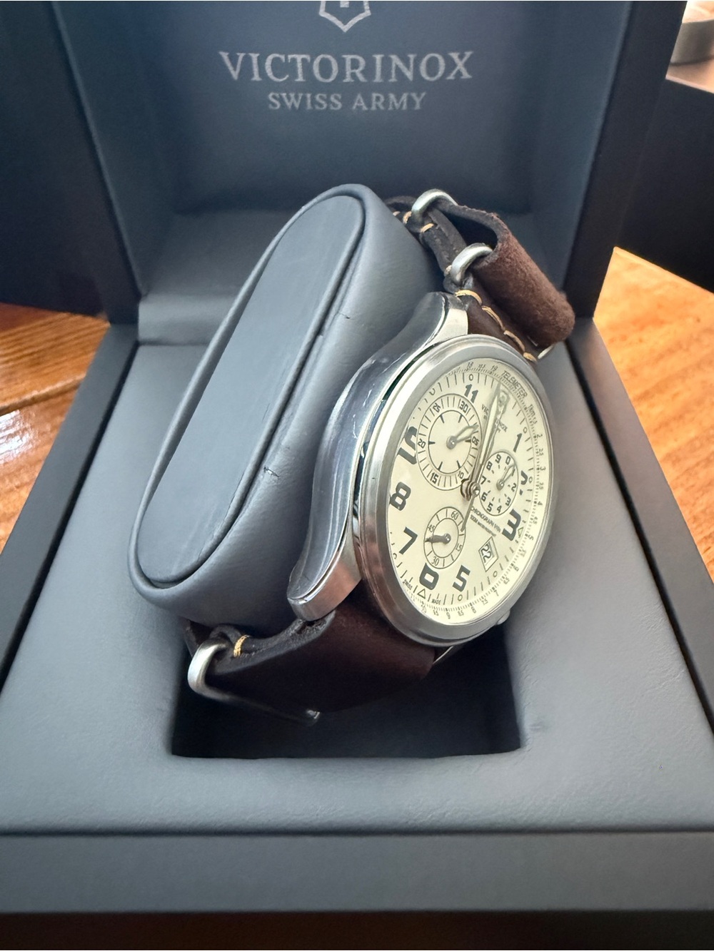 Victorinox Swiss Army Stainless Chronograph Watch - INFANTRY VINTAGE CHRONOGRAPH - Picture 5 of 7